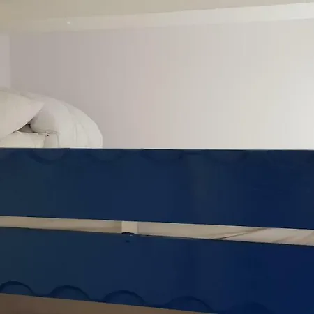 House Bedroom 2 Bed & Breakfast *